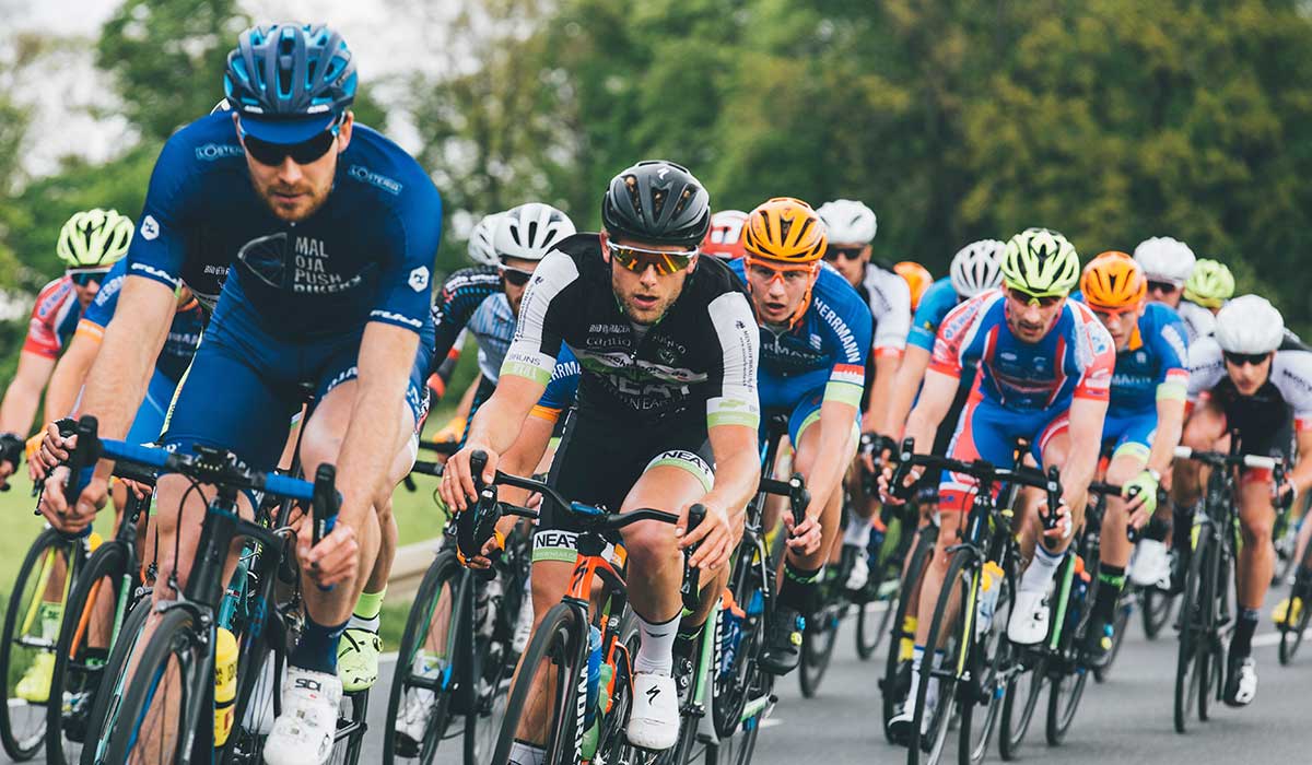 Cycling in a group