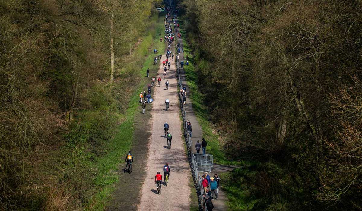 Cyclists on the paris roubaix challenge