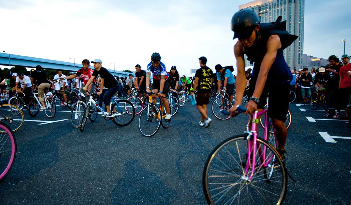 Track stand road clearance bike