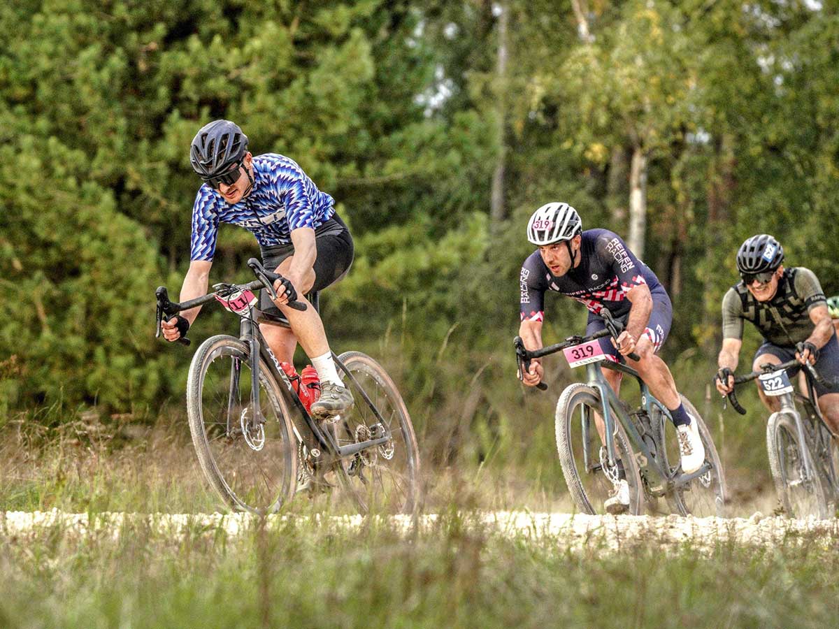 Gravel cycling race