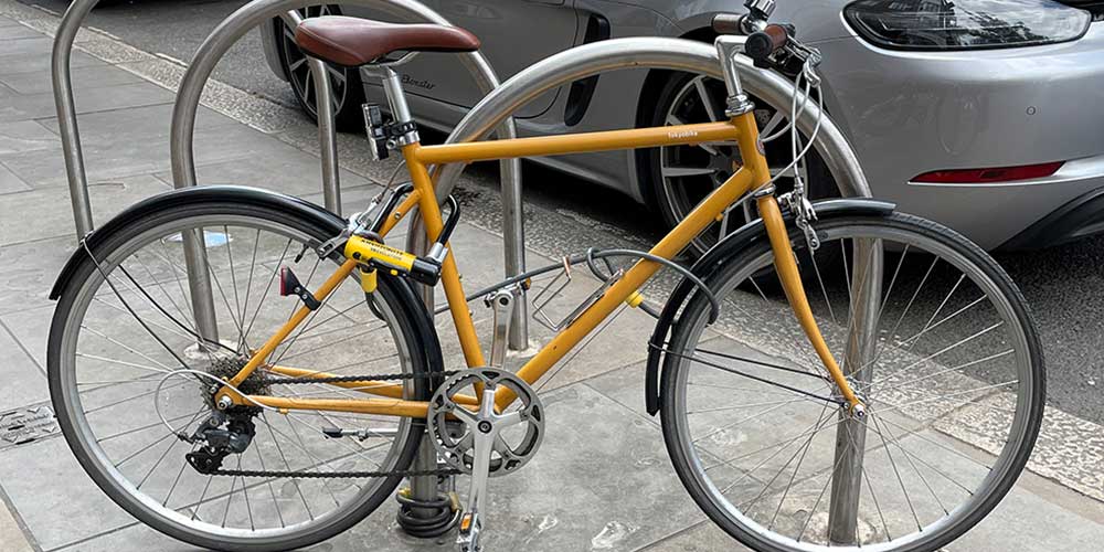 How to lock bike on the street